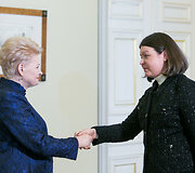 Prezidentė susitiko su užsienio &scaron;alių ambasadoriais 