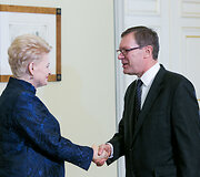 Prezidentė susitiko su užsienio &scaron;alių ambasadoriais 