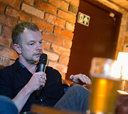 "VICE" žurnalistas Max Daly 