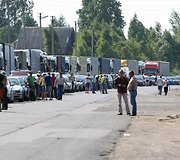 Medininkų pasienio poste kelių kilometrų eilės