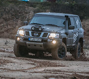 Su senu "Nissan Patrol" į Afrikos dykumas