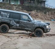Su senu "Nissan Patrol" į Afrikos dykumas