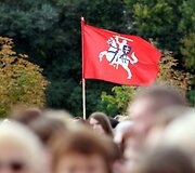 Lenkų protesto mitingas prie Lietuvos respublikos Seimo