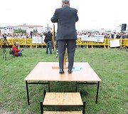 Lenkų protesto mitingas prie Lietuvos respublikos Seimo