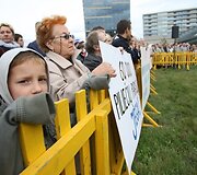Lenkų protesto mitingas prie Lietuvos respublikos Seimo
