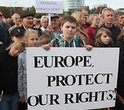 Lenkų protesto mitingas prie Lietuvos respublikos Seimo