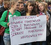 Lenkų protesto mitingas prie Lietuvos respublikos Seimo