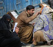 Pakistaną krečia didelį nepriteklių jaučiančių žmonių savižudybės.