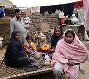 Pakistaną krečia didelį nepriteklių jaučiančių žmonių savižudybės.