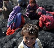 Pakistaną krečia didelį nepriteklių jaučiančių žmonių savižudybės.