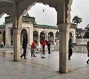 Pakistaną krečia didelį nepriteklių jaučiančių žmonių savižudybės.