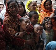 Pakistaną krečia didelį nepriteklių jaučiančių žmonių savižudybės.