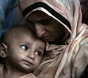Pakistaną krečia didelį nepriteklių jaučiančių žmonių savižudybės.
