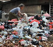 Visame pasaulyje brangstantis maistas į skurdą pastūmėjo dar daugiau milijonų žmonių.