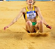 Austra Skujytė &scaron;uolių į tolį rungtyje