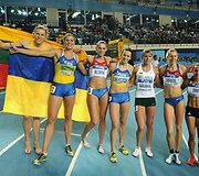 Austra Skujytė (k.) po 800 m bėgimo fini&scaron;o