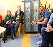 Aleksandras Kazakevičius aplankė vėžiu sergančius vaikus