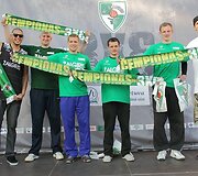 Suaugusiųjų grupė nugalėtojai