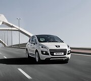 Pirmasis dyzelinis hibridas - &bdquo;Peugeot 3008 Hybrid4&ldquo;