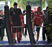 Malaizijos GP: trasoje konkurentai, už trasos &ndash; draugai