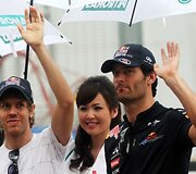 Malaizijos GP: trasoje konkurentai, už trasos &ndash; draugai