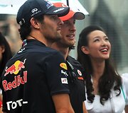 Malaizijos GP: trasoje konkurentai, už trasos &ndash; draugai