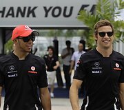Malaizijos GP: trasoje konkurentai, už trasos &ndash; draugai