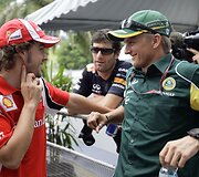 Malaizijos GP: trasoje konkurentai, už trasos &ndash; draugai