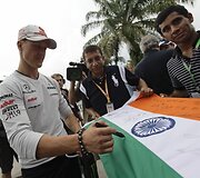Malaizijos GP: trasoje konkurentai, už trasos &ndash; draugai