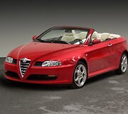 &bdquo;Alfa Romeo GT Cabriolet&ldquo; &ndash; negimęs &bdquo;Bertone&ldquo; kūrinys