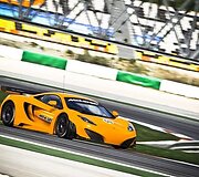 &bdquo;McLaren MP4-12C GT3&ldquo; matysime tik lenktynių trasose
