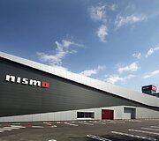 &bdquo;Nismo&ldquo; gamykla, kurioje gimsta sporti&scaron;ki &bdquo;Nissan&ldquo; automobiliai