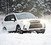 &bdquo;Subaru Forester&ldquo; bandymai sniego nuklotoje Suomijoje