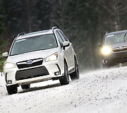 &bdquo;Subaru Forester&ldquo; bandymai sniego nuklotoje Suomijoje