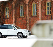 &bdquo;Subaru Forester&ldquo; bandymai sniego nuklotoje Suomijoje