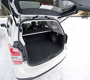 &bdquo;Subaru Forester&ldquo; bandymai sniego nuklotoje Suomijoje
