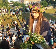Kalno &scaron;laite buvo pinami vainikai. 