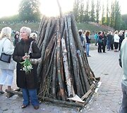 Paruo&scaron;tas Joninių laužas.
