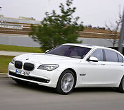 BMW 760i &ndash; galingiausias bavarų limuzinas
