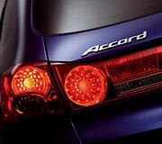 Naujasis &bdquo;Honda Accord&ldquo; &ndash; daugiau smulkmenų