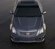 Naujasis &bdquo;Cadillac CTS-V&ldquo; &ndash; 550 arklio galių po variklio dangčiu