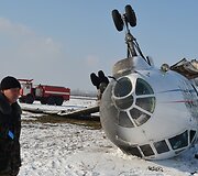 Apvirtęs Tu-134 keleivinis lėktuvas