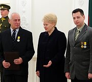 Dalia Grybauskaitė įteikė atminimo medalius