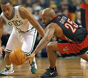 Avery Bradley ir Anthony Carteris