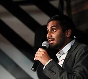 Komikas Azizas Ansari