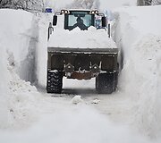 Rumunijoje valomas apsnigtas kelias
