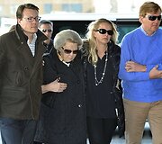 I&scaron; kairės: princas Constantijnas, Nyderlandų karalienė Beatrix, kunigaik&scaron;čio Johano Friso žmona Mabel ir princas Willemas Alexanderis