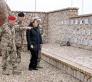 Vokietijos kanclerė Angela Merkel prie Afganistane žuvusių karių memorialo