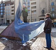 Ruo&scaron;iamasi vėliavos pakėlimui 