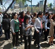 Pajutę žemės drebėjimą žmonės i&scaron;bėgo į lauką.